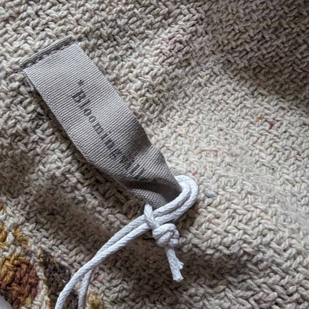 Medallion printed throw blanket - Picture 2 of 9